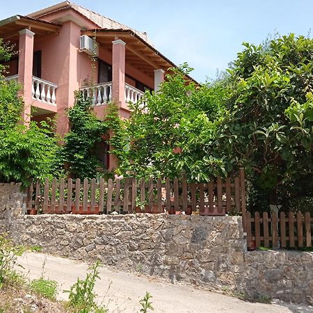 Iren Holiday Apartment Ipsos Exterior photo